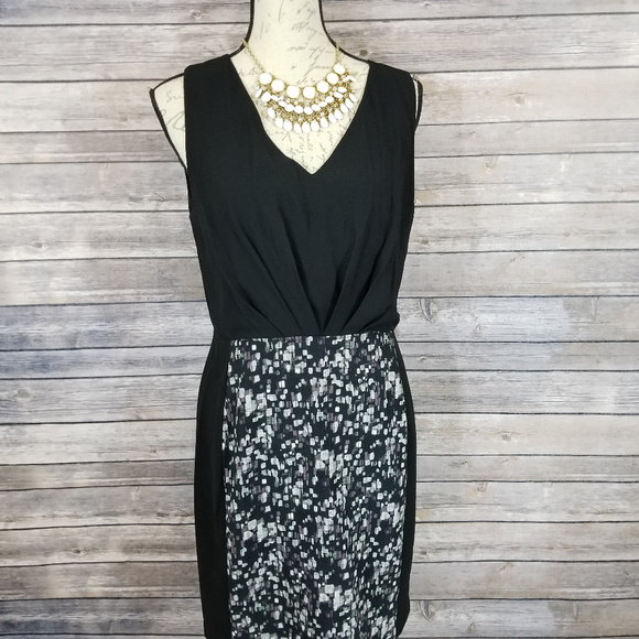 Forever 21 Dresses & Skirts - M Forever 21 Black & White Sleeveless Fitted Dress